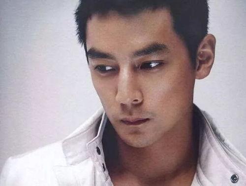 娱乐吃瓜君小眼睛男星